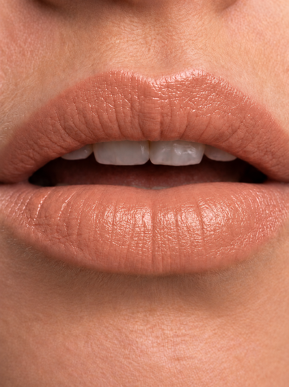 Hypersensitive Color Lipcare Nude – na-foto review Sanne