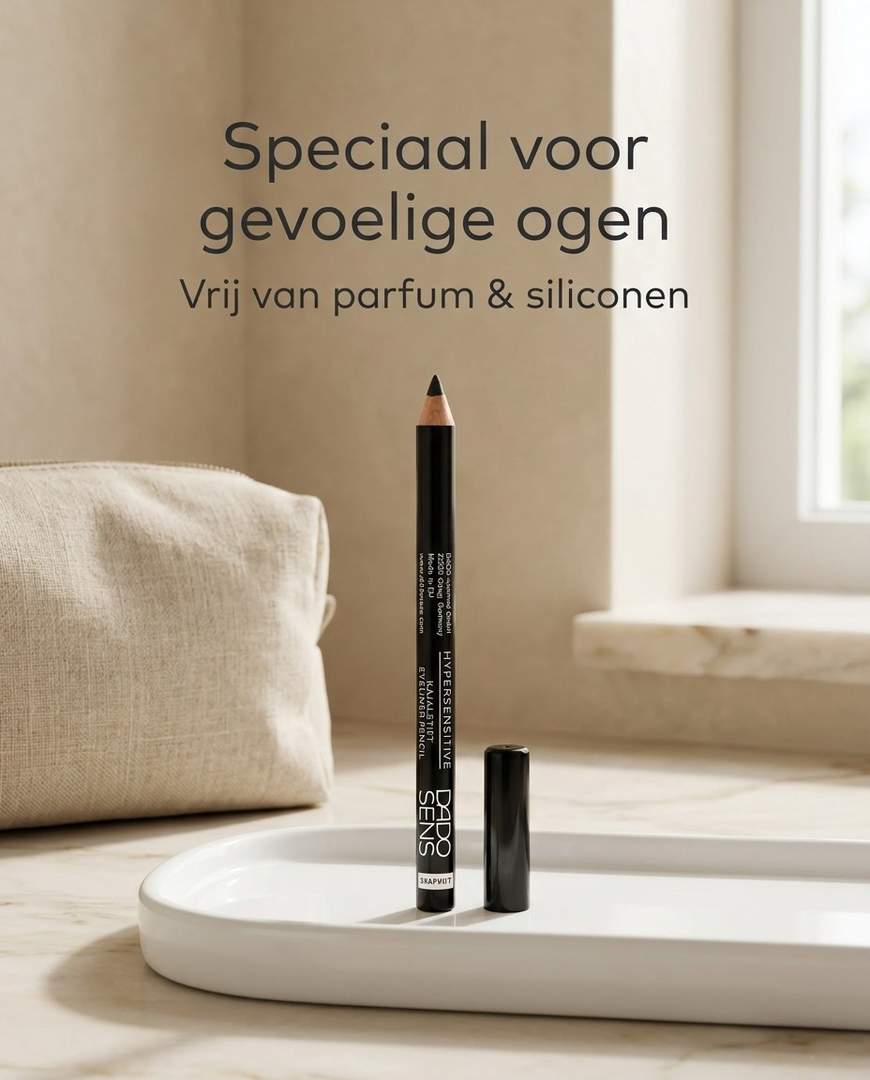 Dado Sens Hypersensitive Kajal Graphite aanbrengen op ooglidrand